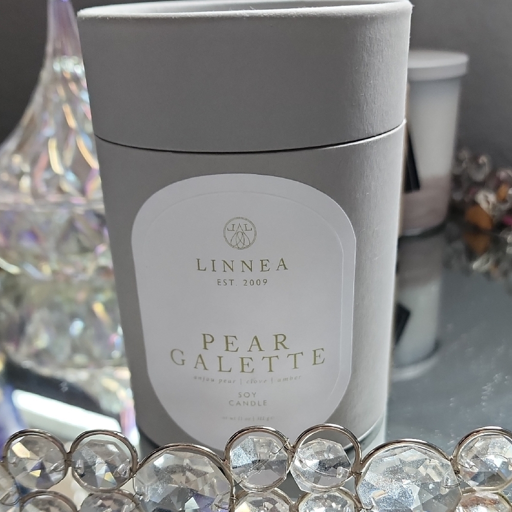 Pear Galette Soy Candle — Cream Container